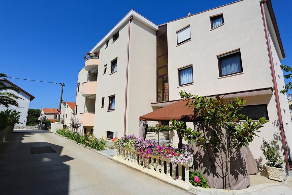 Apartments Bobi 扎达尔 外观 照片